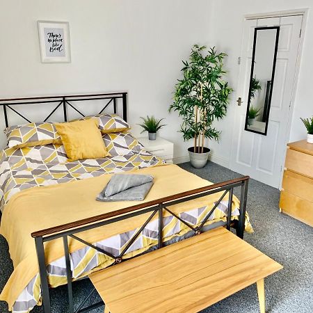 Contemporary 2 Bedroom Victorian Town House - Sleeps Up To 6 Kimberley  Exteriör bild
