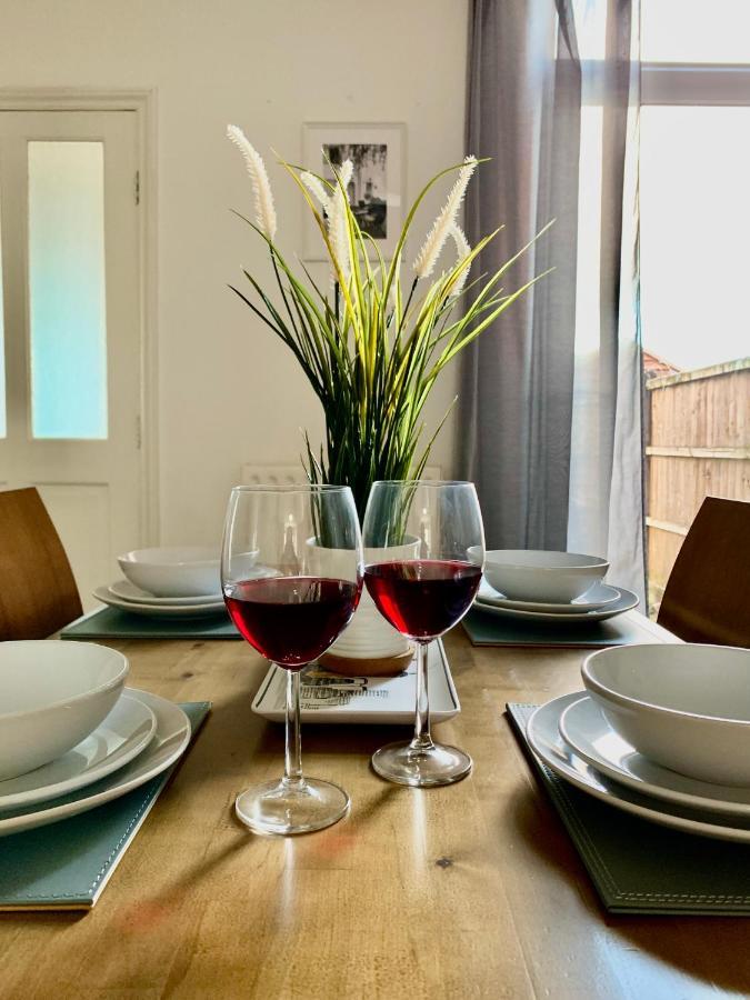 Contemporary 2 Bedroom Victorian Town House - Sleeps Up To 6 Kimberley  Exteriör bild
