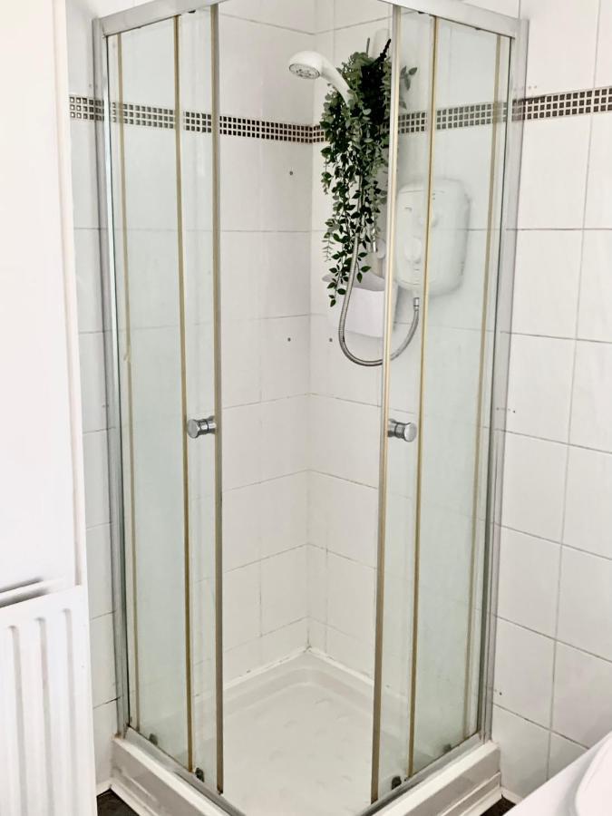 Contemporary 2 Bedroom Victorian Town House - Sleeps Up To 6 Kimberley  Exteriör bild