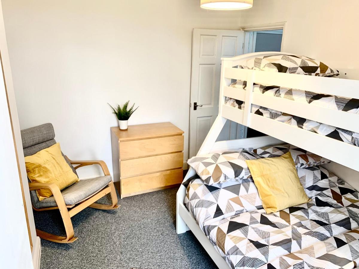 Contemporary 2 Bedroom Victorian Town House - Sleeps Up To 6 Kimberley  Exteriör bild