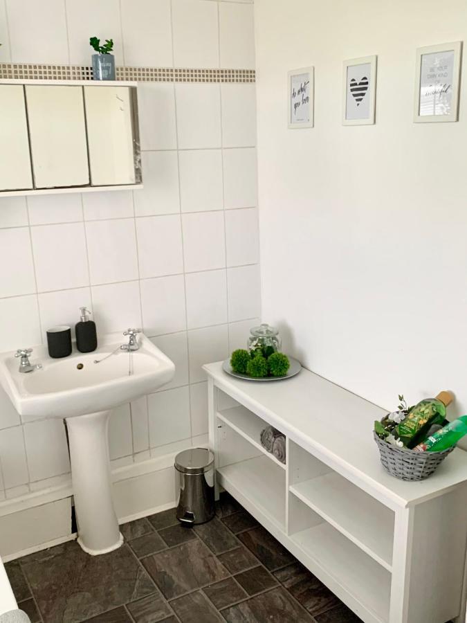 Contemporary 2 Bedroom Victorian Town House - Sleeps Up To 6 Kimberley  Exteriör bild