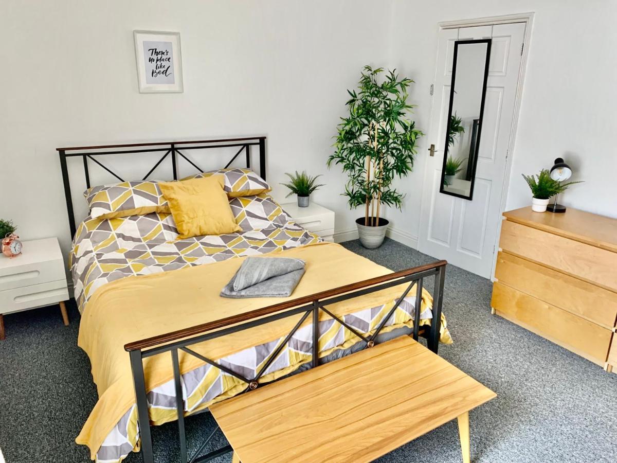 Contemporary 2 Bedroom Victorian Town House - Sleeps Up To 6 Kimberley  Exteriör bild