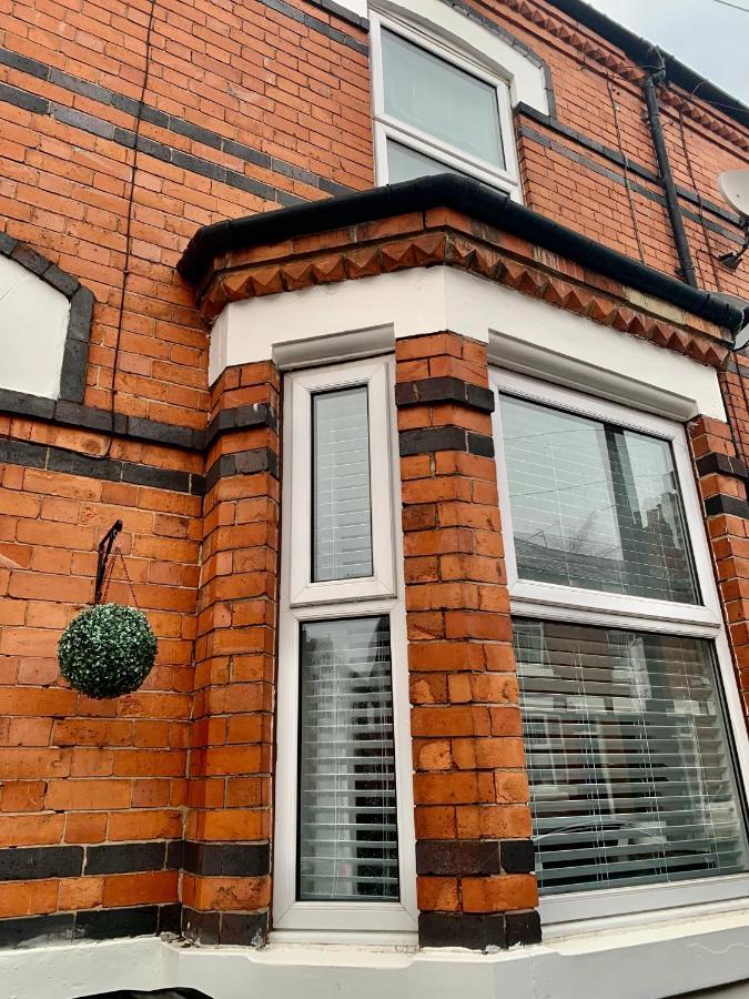 Contemporary 2 Bedroom Victorian Town House - Sleeps Up To 6 Kimberley  Exteriör bild