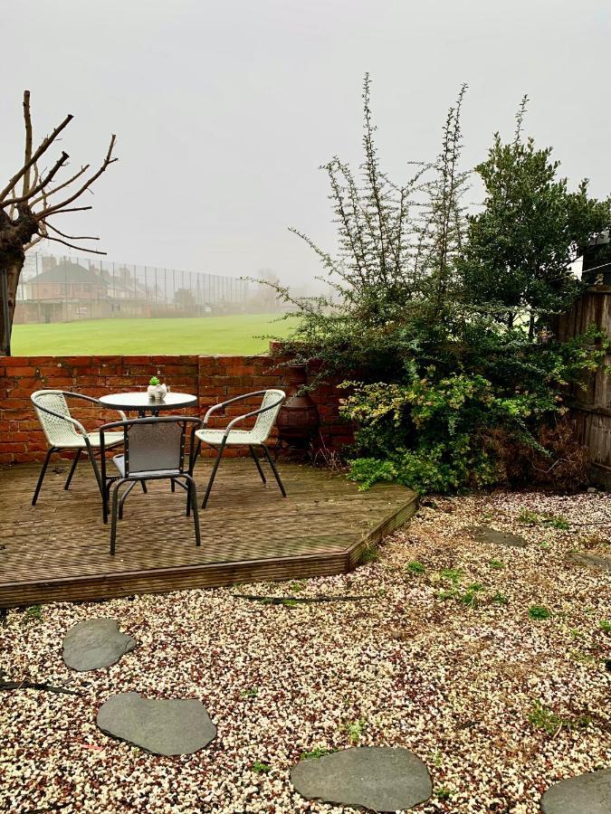 Contemporary 2 Bedroom Victorian Town House - Sleeps Up To 6 Kimberley  Exteriör bild