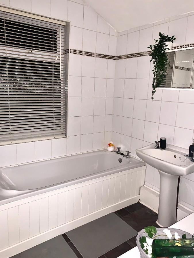 Contemporary 2 Bedroom Victorian Town House - Sleeps Up To 6 Kimberley  Exteriör bild